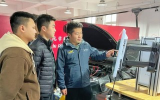 巴中科技汽修 骄傲！巴中两农民工修汽车，搞电商省上获奖