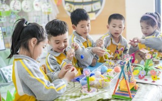 五年级科技小制作 传承传统手工艺！墨小学子巧手制蚕丝扇