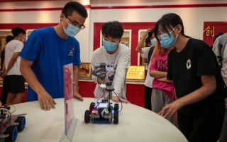 大学生科技制作 大学生硬核“科技秀”创想未来