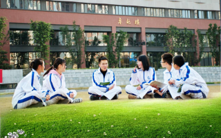 电子科技大学培养方案 招办老师在线支招②丨电子科技大学：今年在川计划招生1088人，本科生可自主设计培养方案