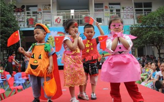 幼儿园科技走秀 幼儿园里的环保时装秀